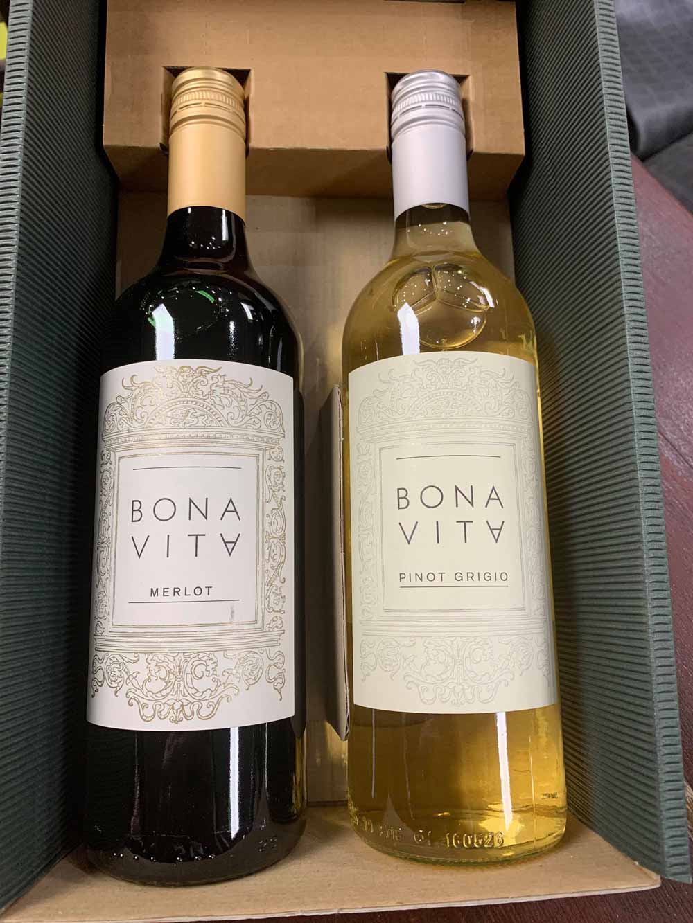Red & White Wine Box